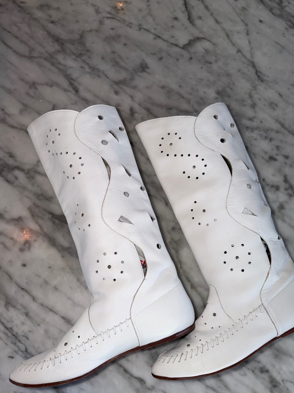 Chandlers White Women's Perforated Knee-High Leather mocassin Boots vintage 1980